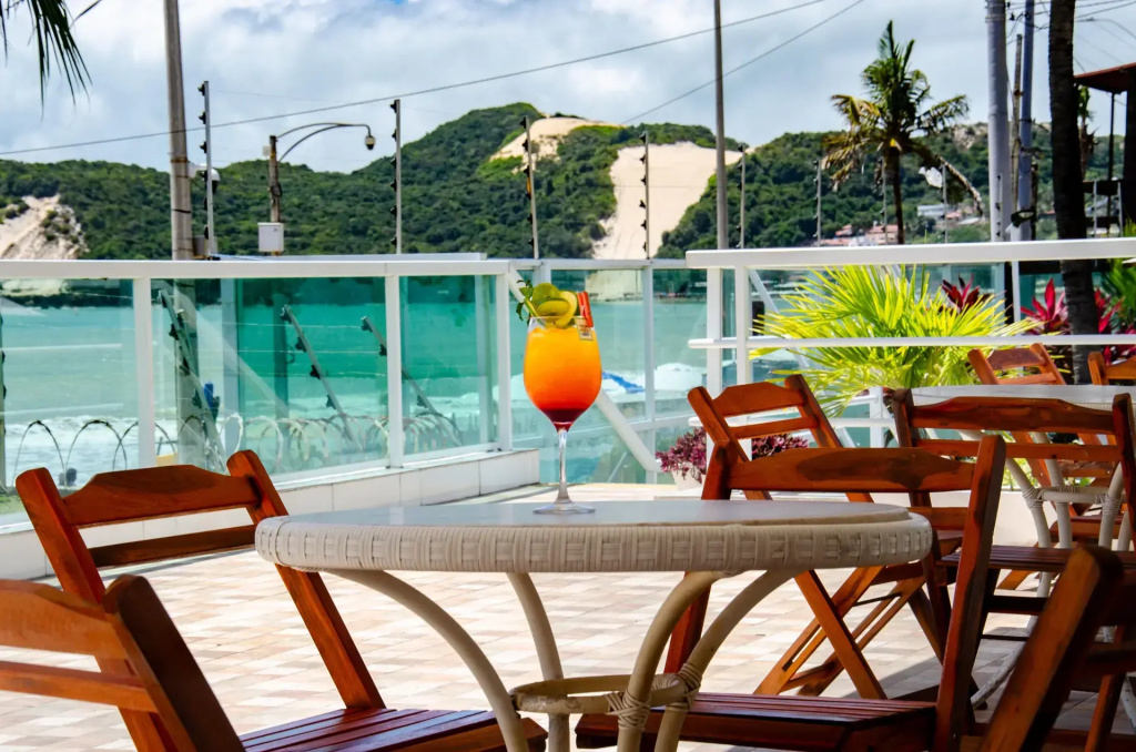 Suíte Pé Na Areia Com Piscina, Wifi E Estacionamento Em Ponta Negra