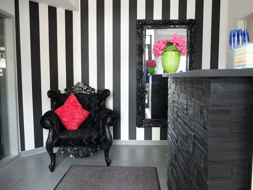 Lobby & Reception