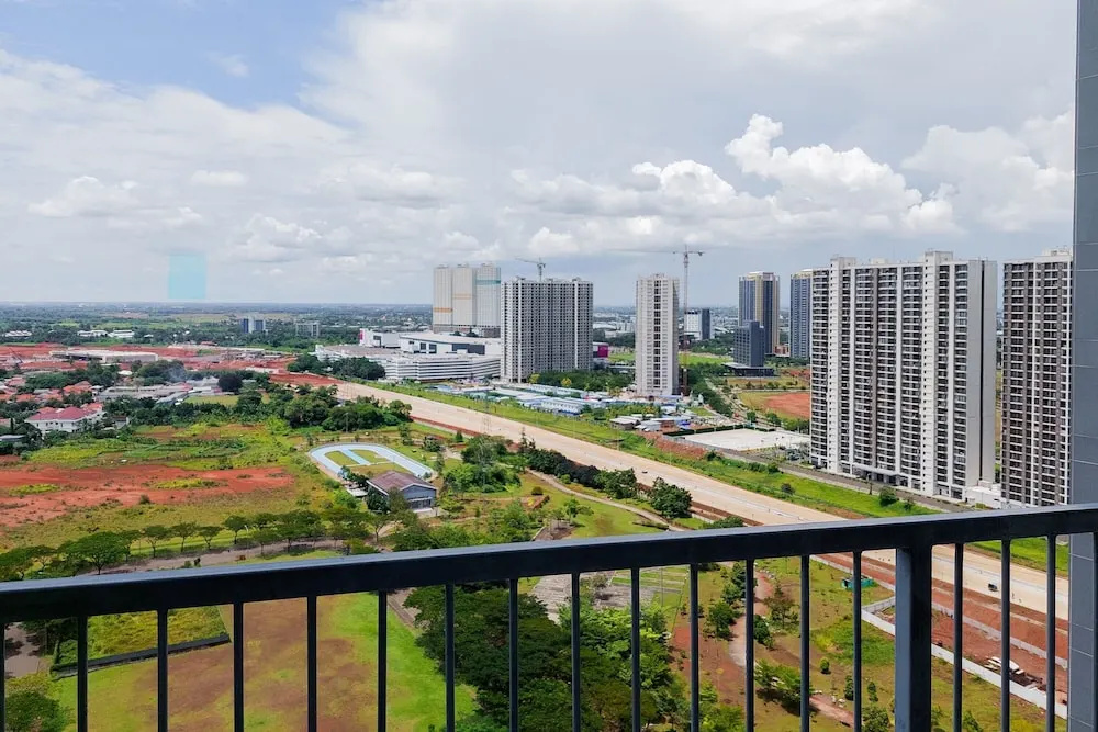 Spacious And Nice 2Br At Casa De Parco Apartment