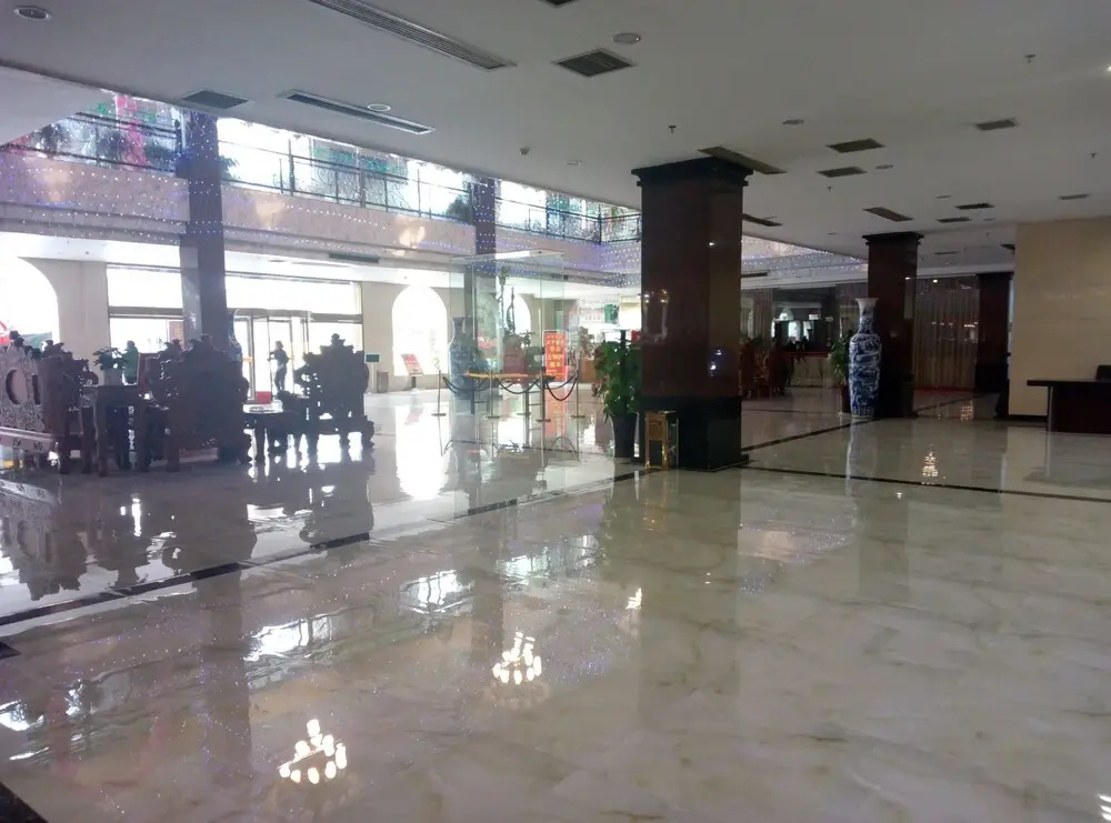 Lobby & Reception