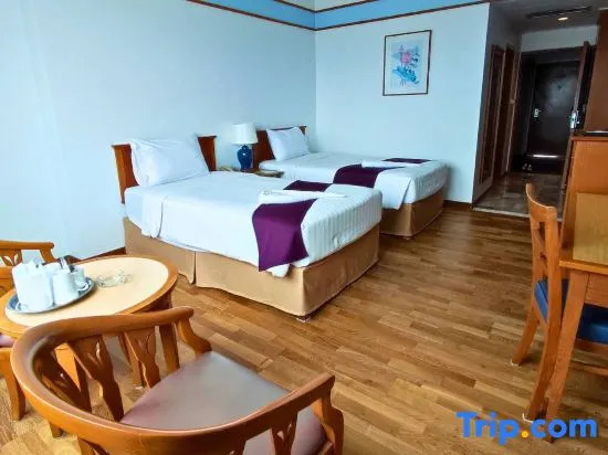 Двухместный номер Deluxe 2 отдельные кровати в Diamond Plaza Hotel Suratthani