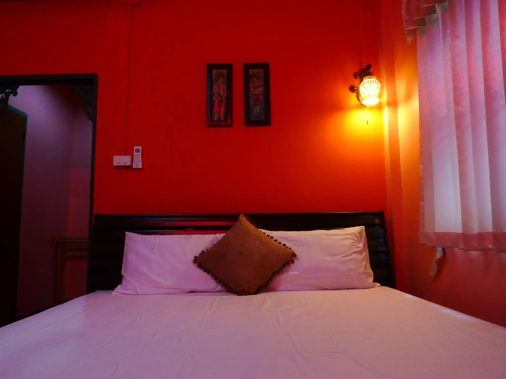 Standard Double room (full double bed)