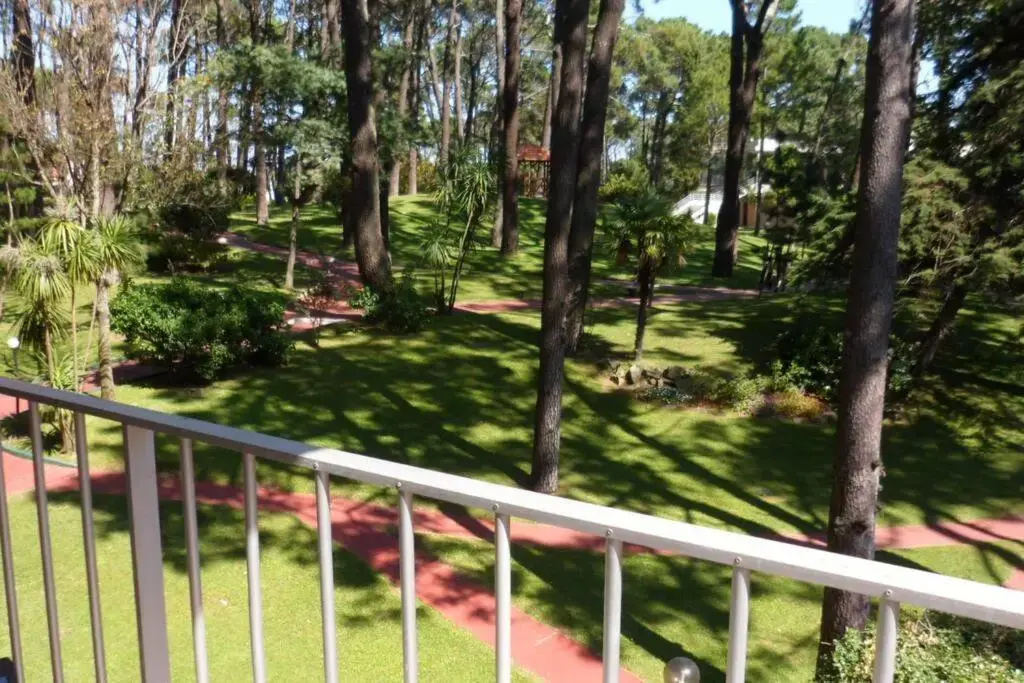 Arcobaleno, gran apartamento con con 2 balcones hacia el Jardín y hacia el frente