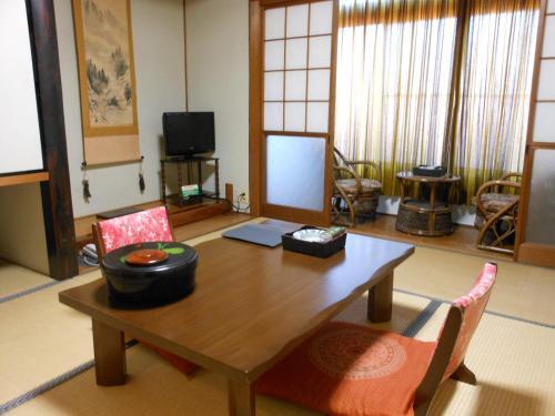 Noren-Yado Meigetsu Ryokan by null