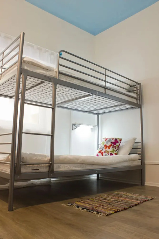 Кровать в общем номере в Warsaw Downtown Hostel