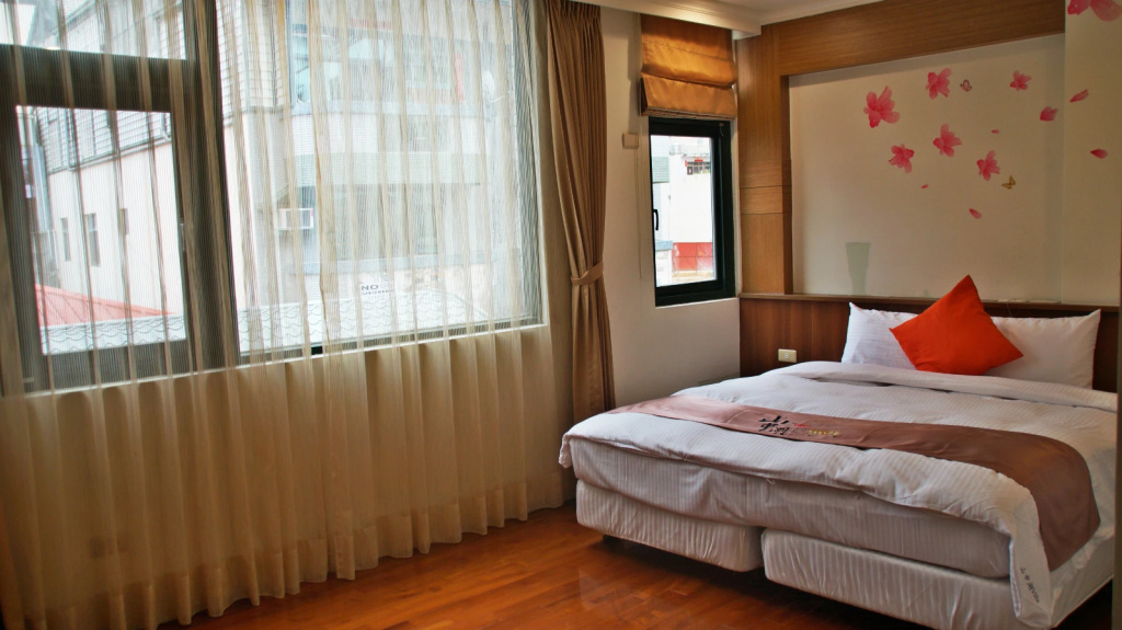 Standard Double room (full double bed)