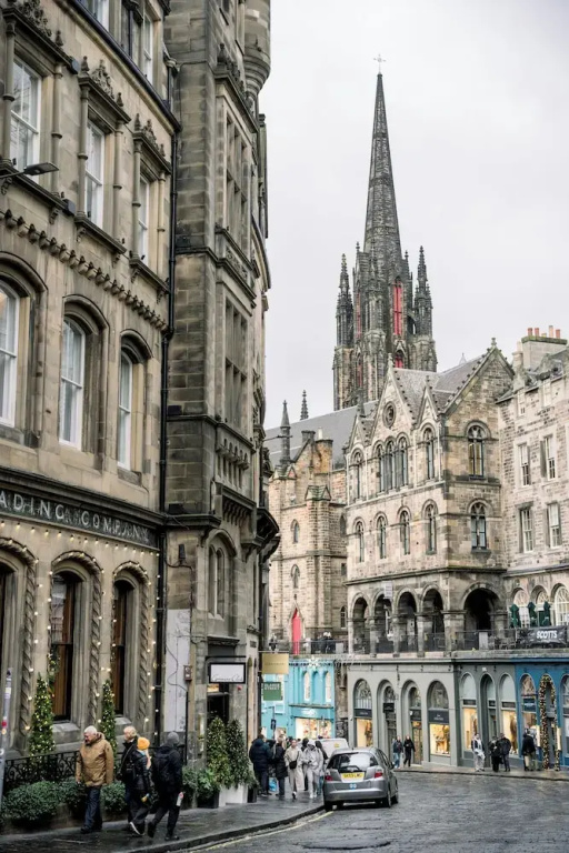 3 bed on Picturesque Victoria Street
