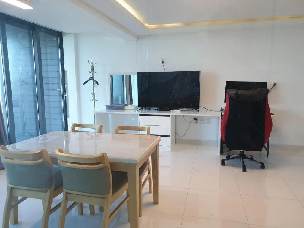 Deluxe Double room with balcony and with sea view (full double bed)