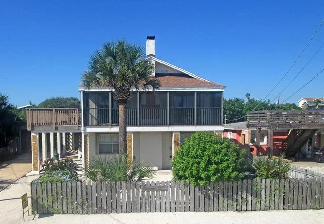 Bohemian Beach 3 Br home by RedAwning