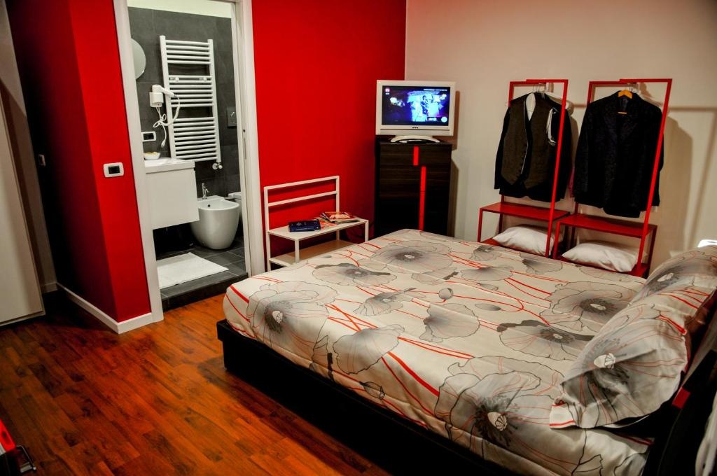 Eva & Diabolik's Secret Room