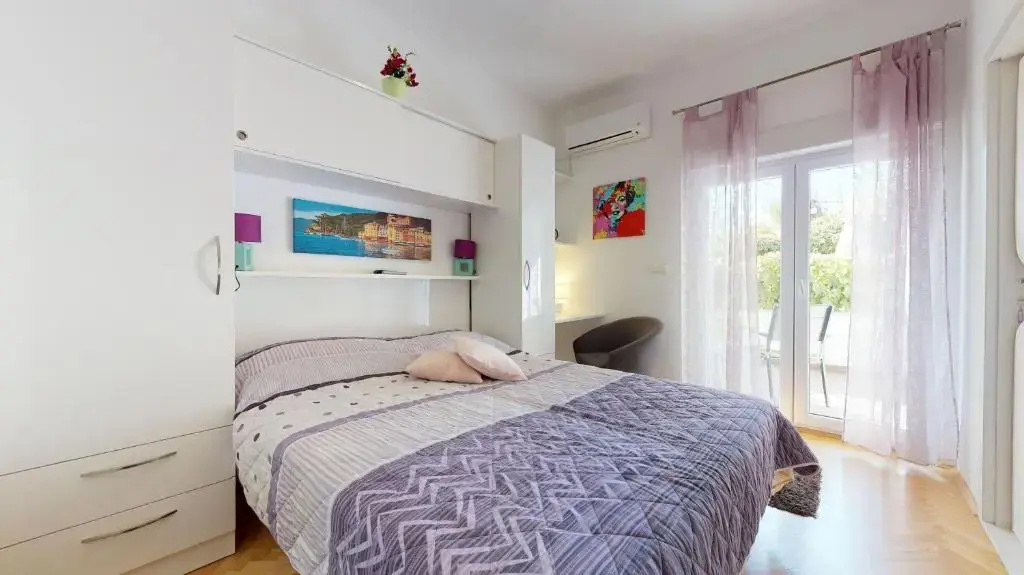 1 Bedroom Apartment with balcony