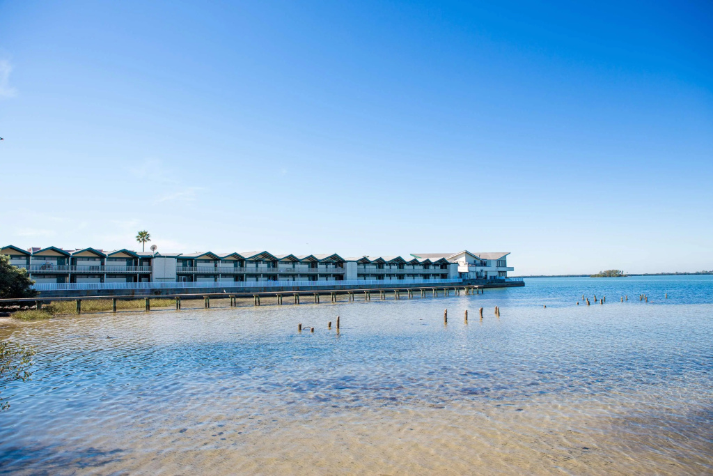 Beach & Waterfront