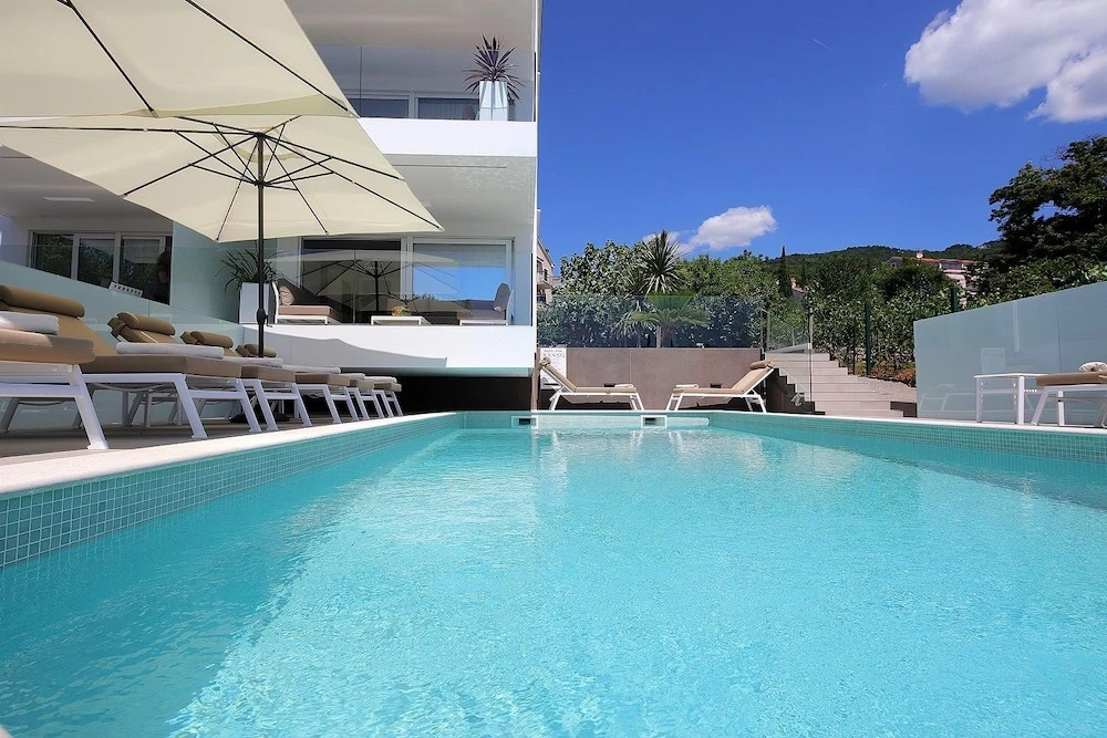 New Apartment with Swimming Pool - фото 10