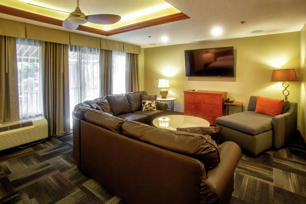 Double Studio (full double bed)
