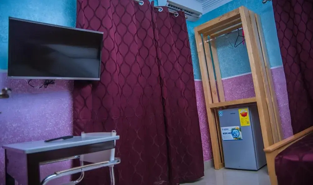 Image 3