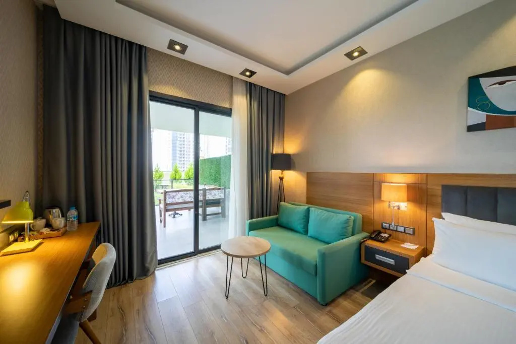 Standard Double room with balcony (full double bed)