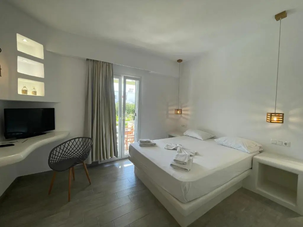 2 Bedrooms Apartment