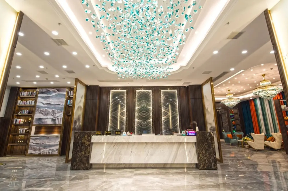 Lobby & Reception