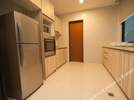 Samsuria Beach Resort & Residence
