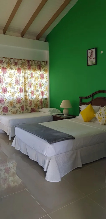 Kings Landing Hotel - Chambres