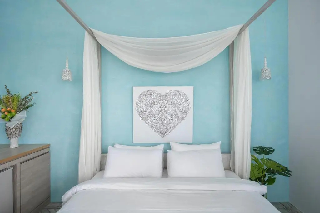 Deluxe Double room with balcony (full double bed)