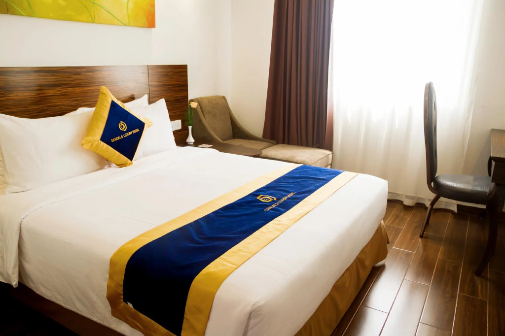 Deluxe Double room (full double bed)