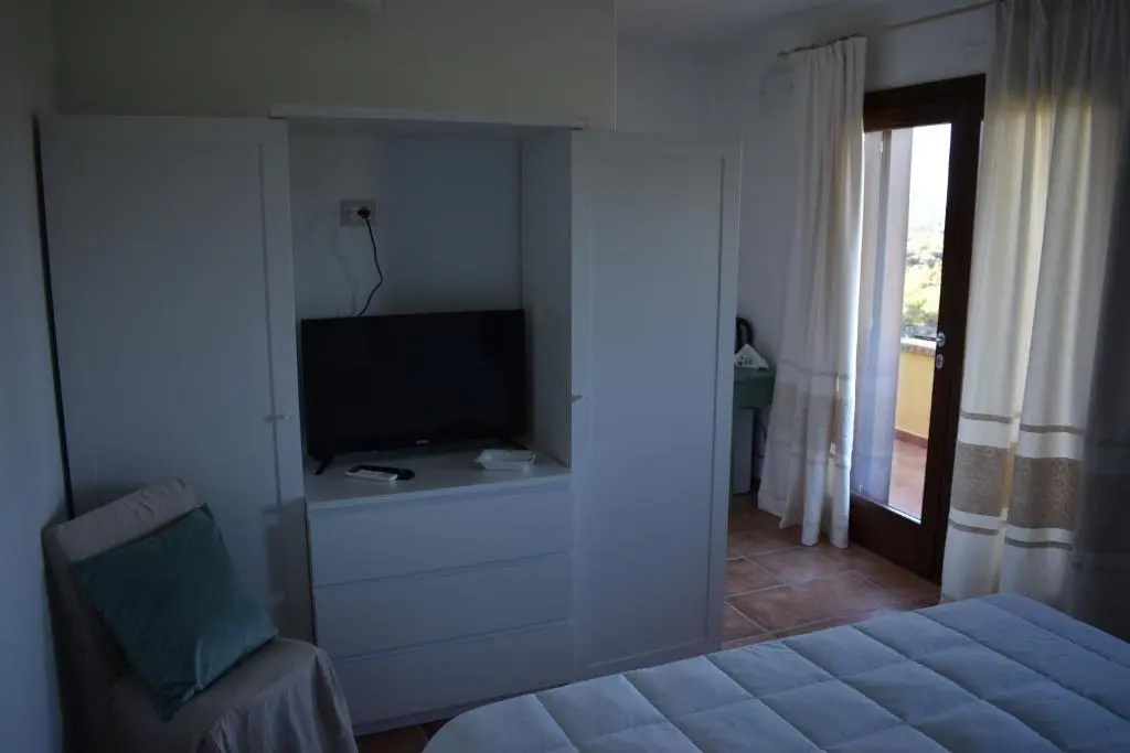 Deluxe Double room with sea view (full double bed)