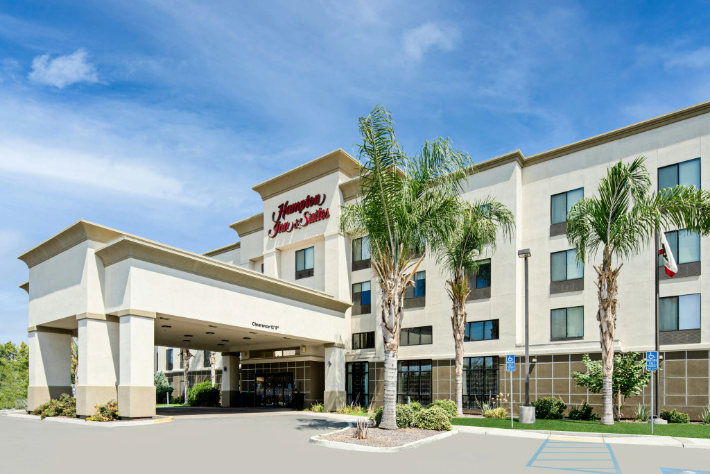 Hampton Inn & Suites Bakersfield/Hwy 58, CA