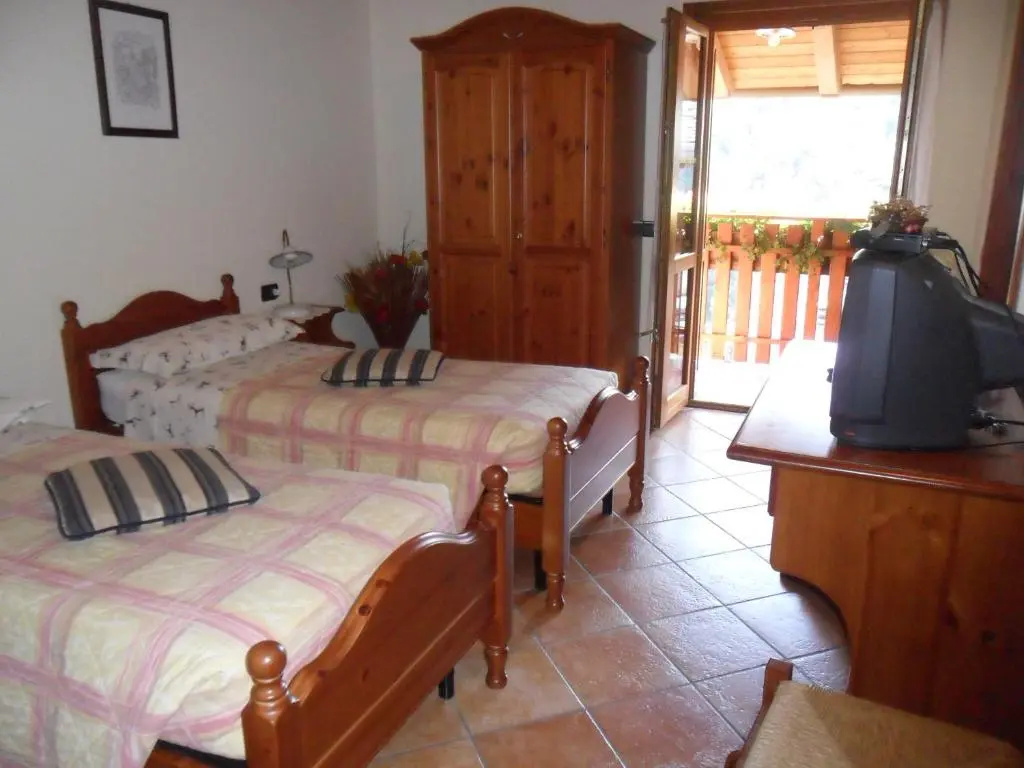 Standard Double room (full double bed)