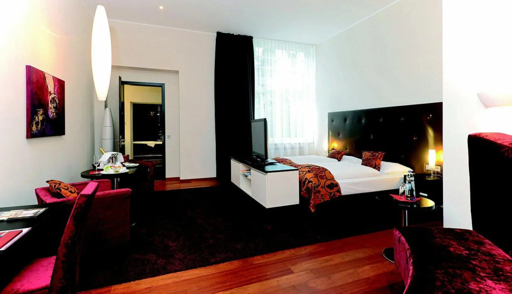 Deluxe Suite