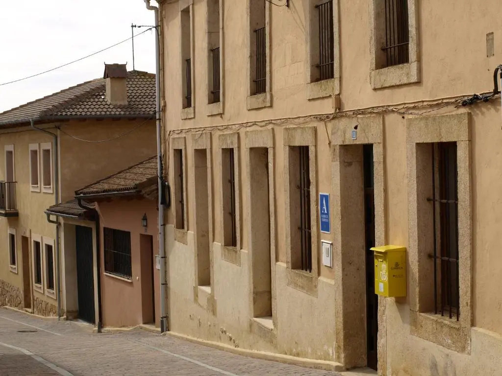 Albergue Fresno de Cantespino - La Tormenta
