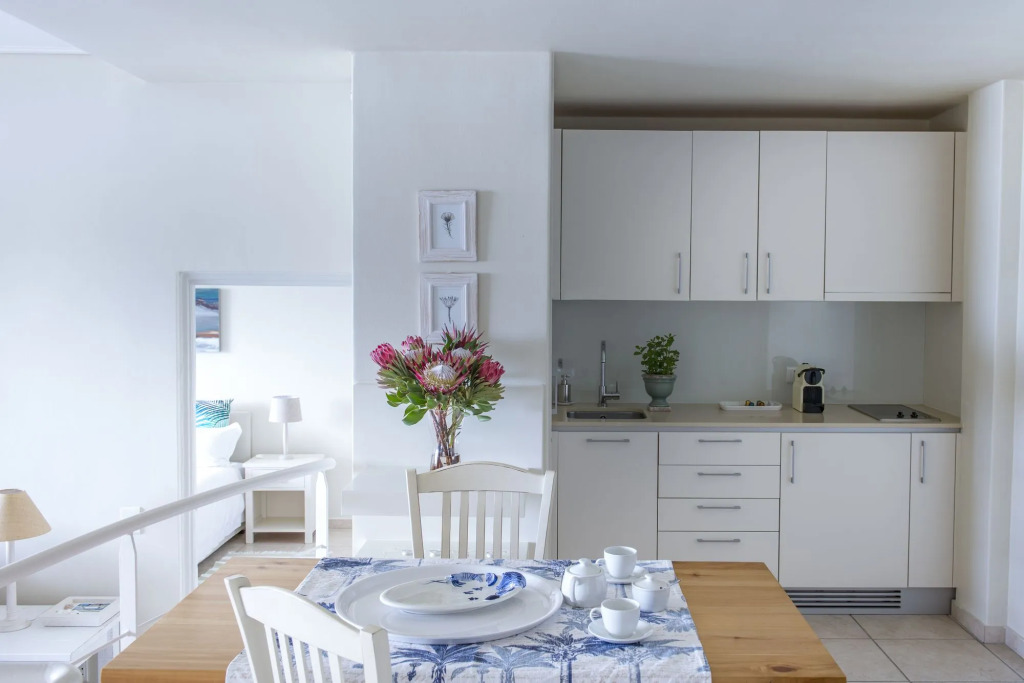 Bay Reflections Camps Bay Luxury Serviced Apartments - фото 13