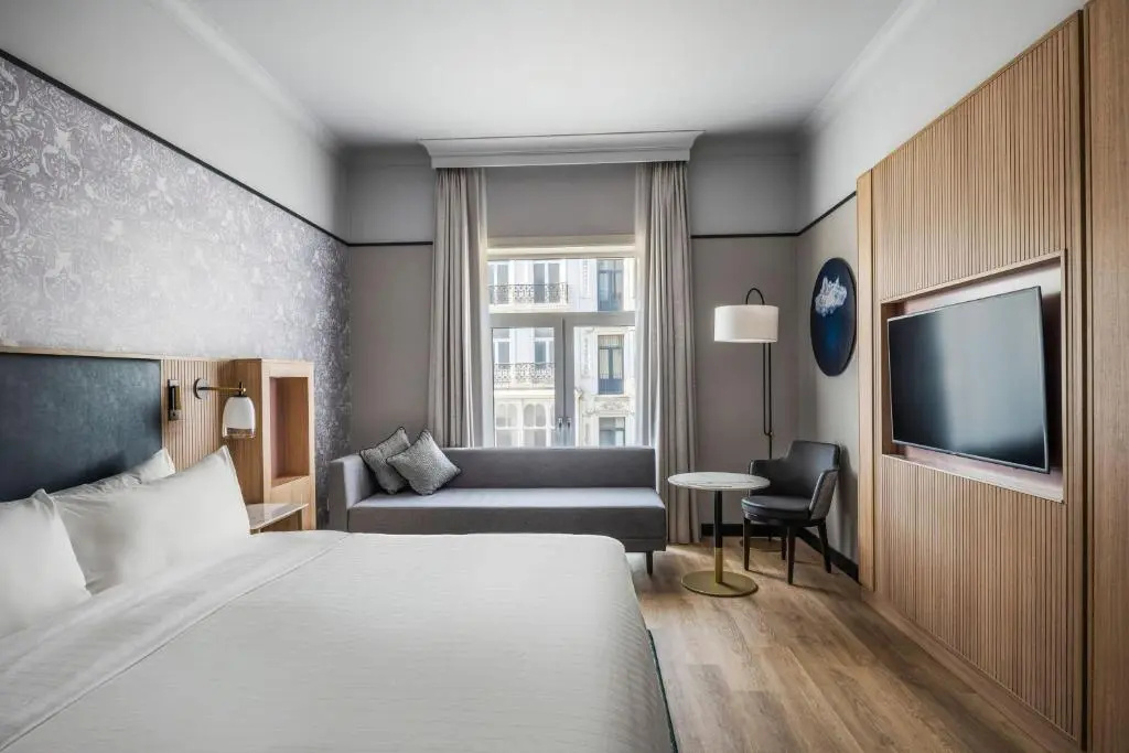 Deluxe Double room (full double bed)