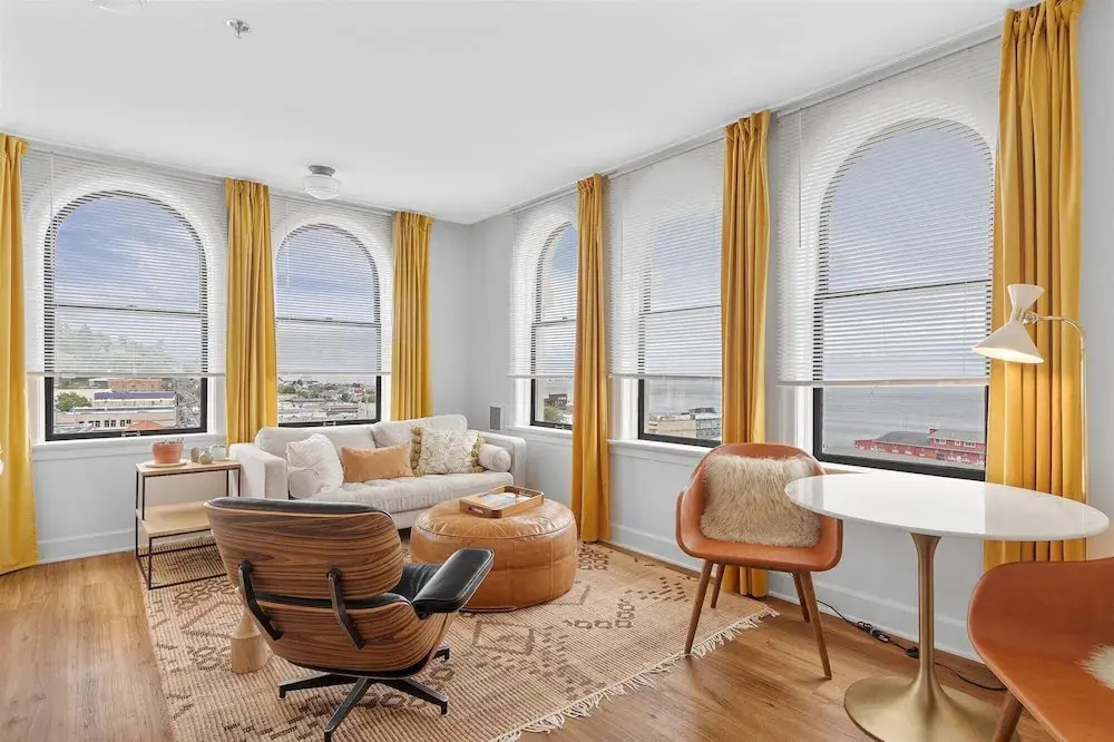 Deluxe Apartment