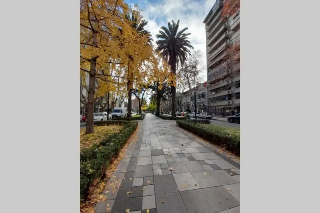 Excelente ubicación en el Bv. más lindo de Rosario