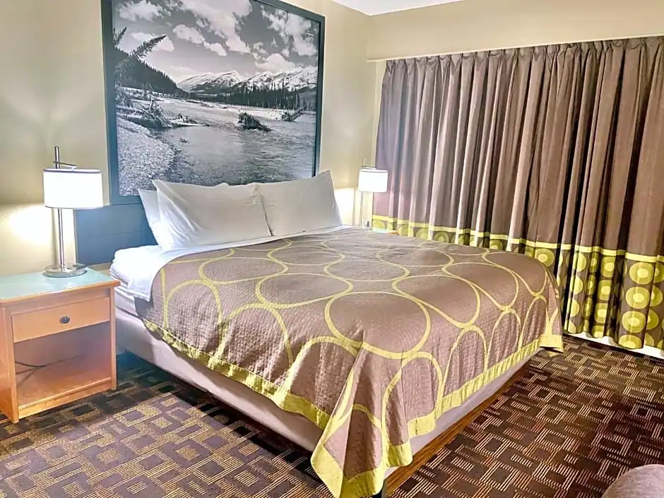 Deluxe Double room (full double bed)
