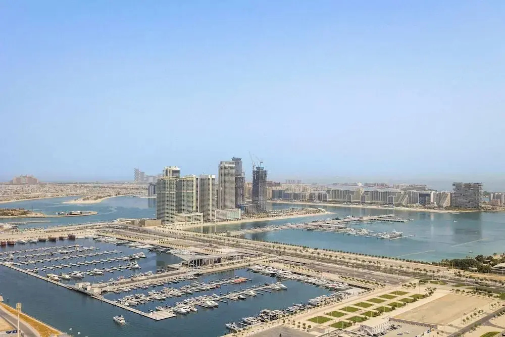 Exceptional Apt with Furnished Terrace By the Sea