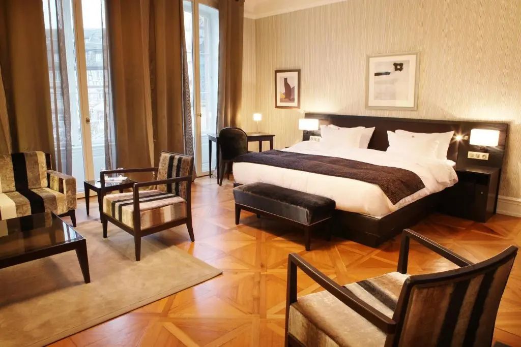 Deluxe Double room (full double bed)
