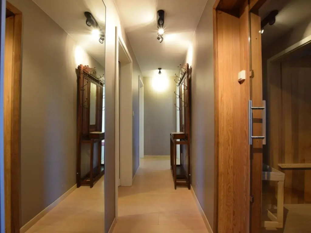 Modern Cottage in Vaux-sur-Sure with Sauna - фото 18