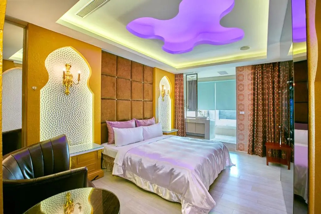 Deluxe Suite