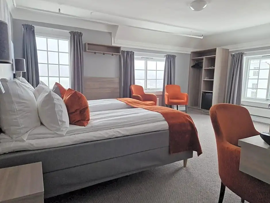 Standard Double room with balcony (full double bed)