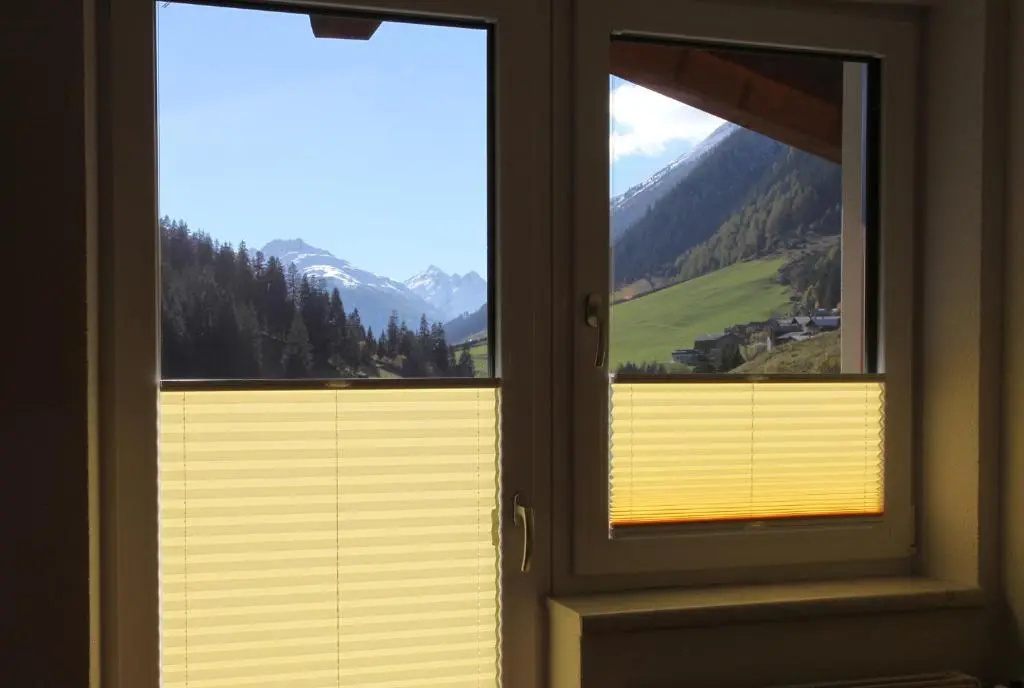 Apartment with mountain view