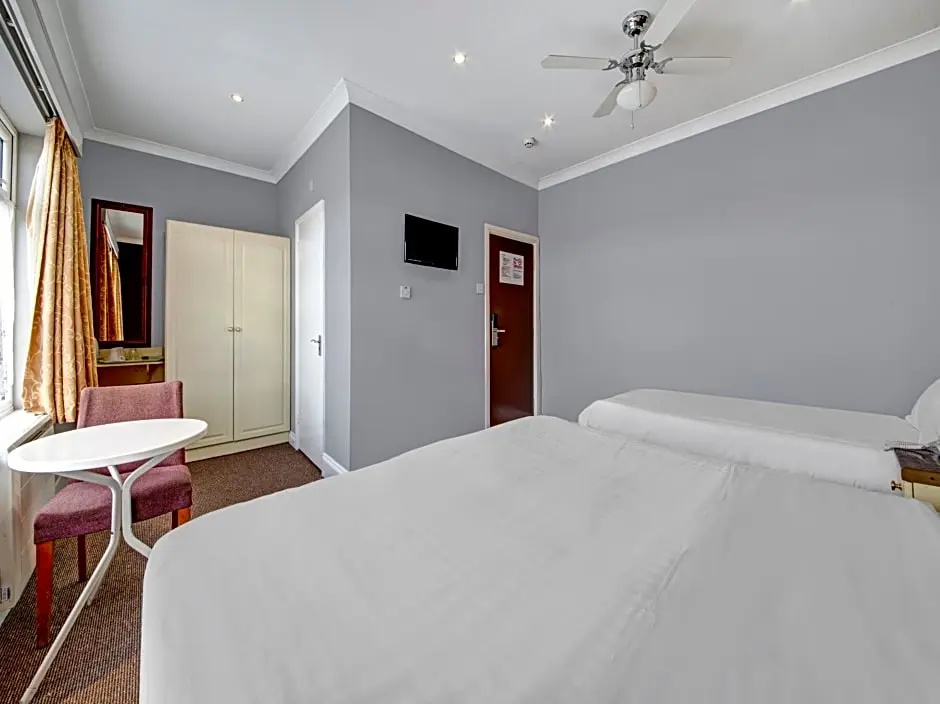 OYO Bostons Manor Hotel, Hanwell London - Chambres