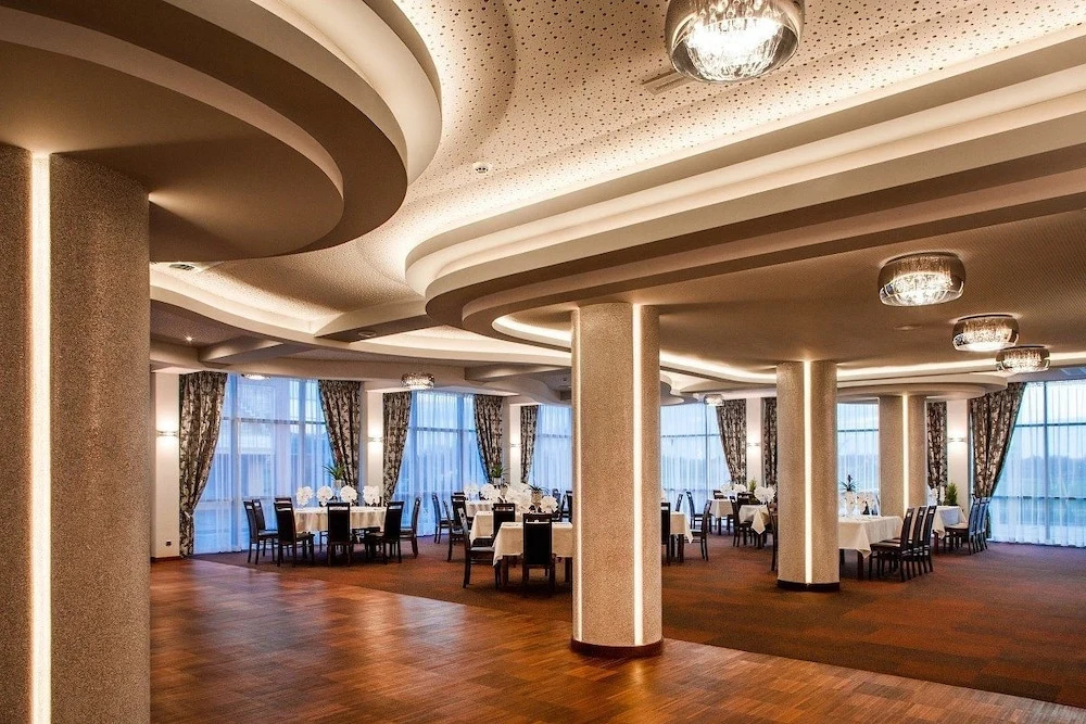 Lobby & Reception
