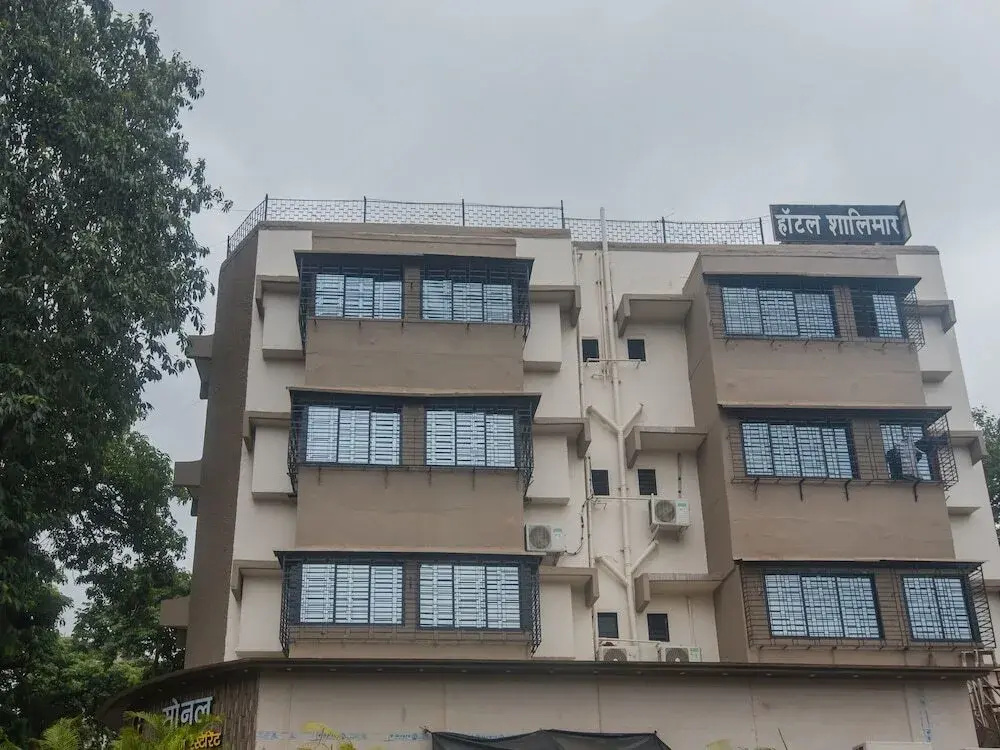 Hotel Shalimar Malad by OYO Rooms