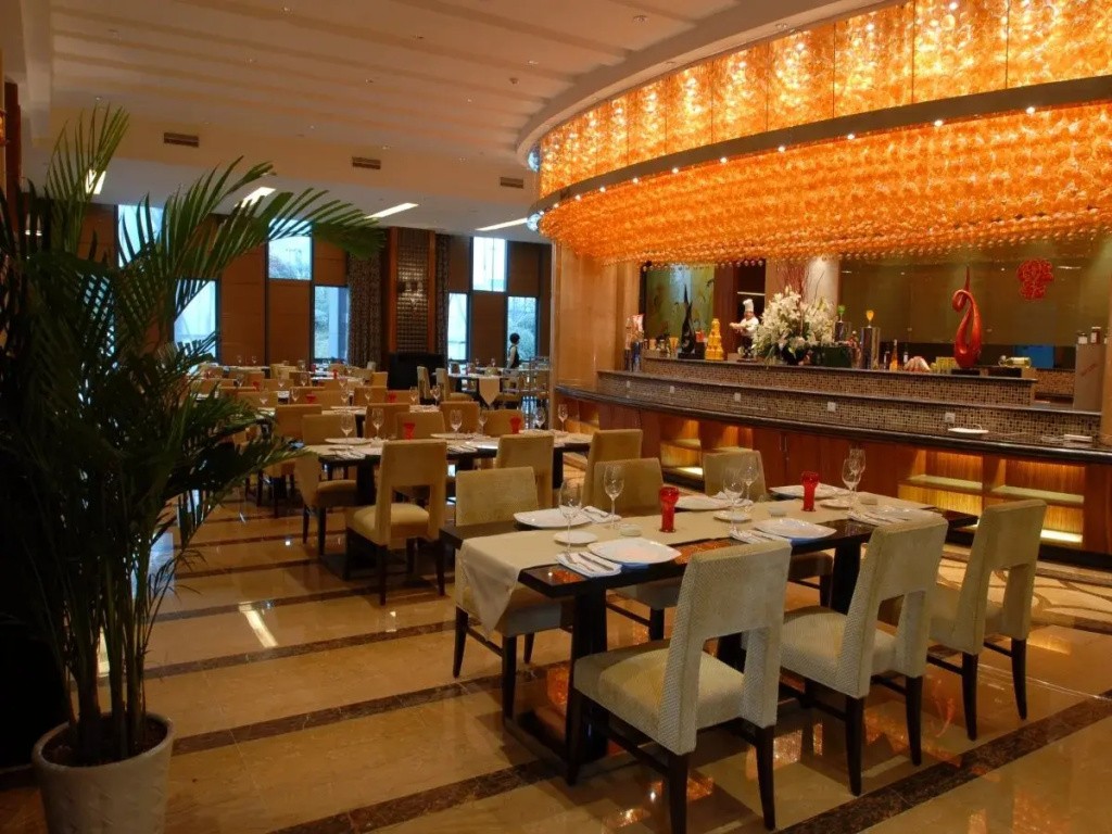 Food & Beverage