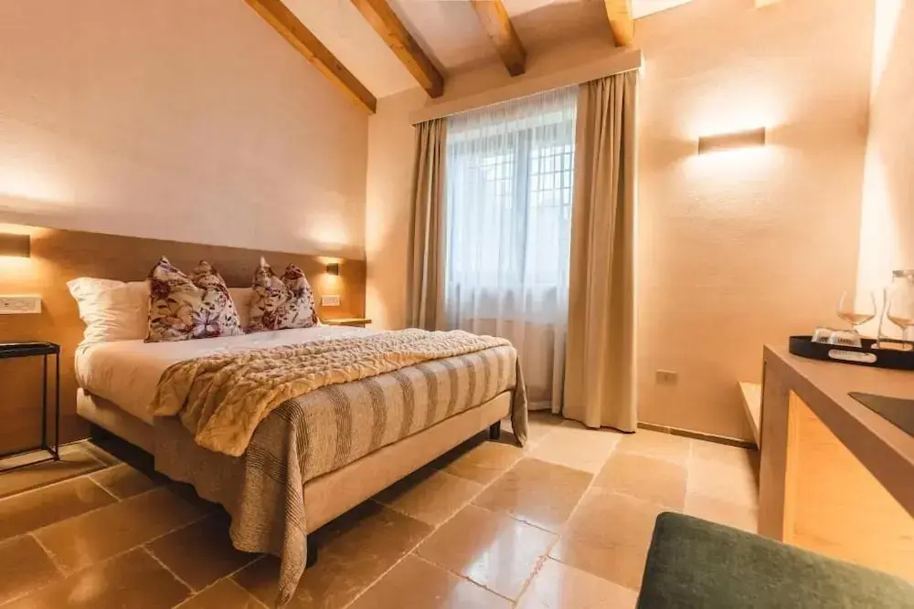 Superior Double room (full double bed)