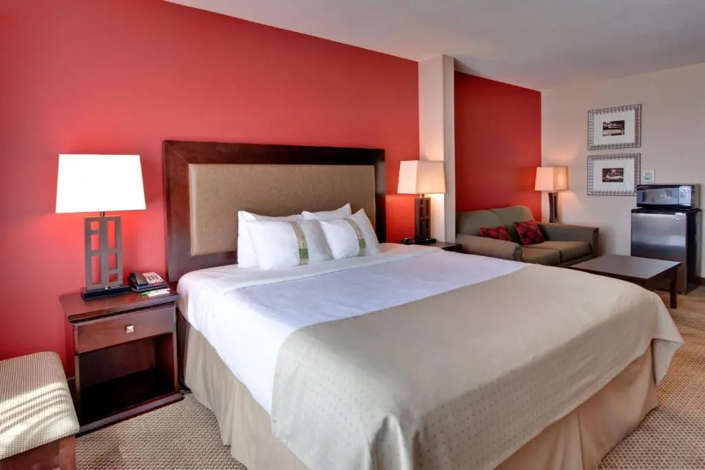Holiday Inn & Suites Bakersfield by IHG - Chambres