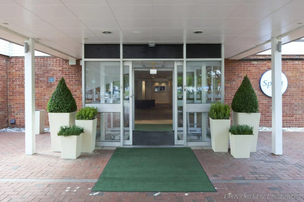Holiday Inn Reading South M4 Jct11 by IHG