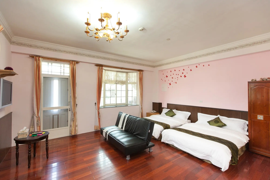 Standard Quadruple Family room with balcony